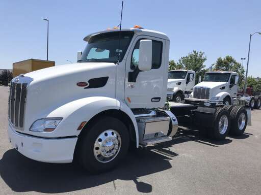 peterbilt tractor trucks for