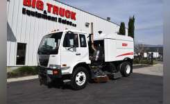 2009 ELGIN CROSSWIND Sweeper, Street Cleaner in Fontana, CA