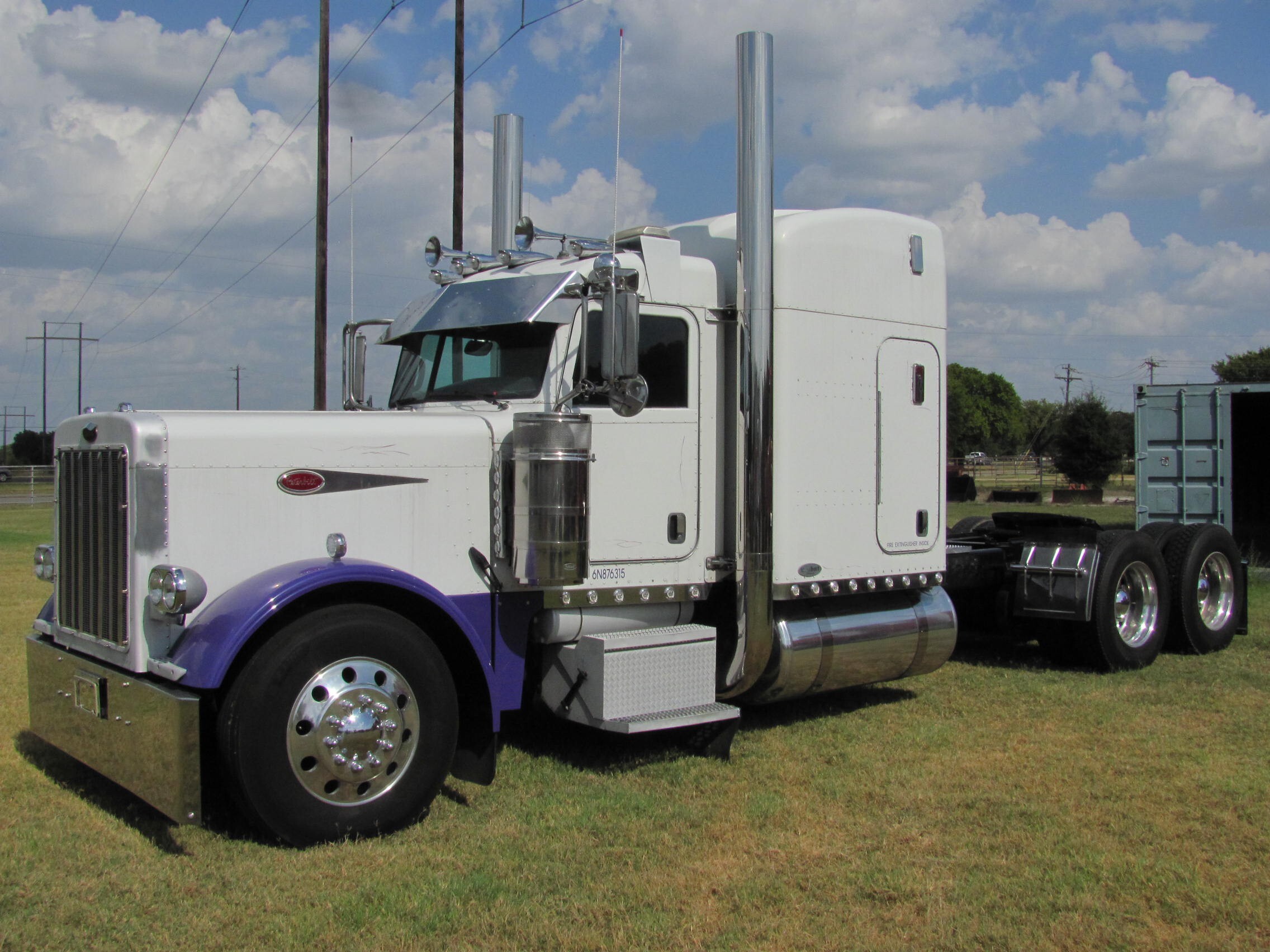 2006 Peterbilt 379 Extended Hood Trk For Sale in Burleson, TX