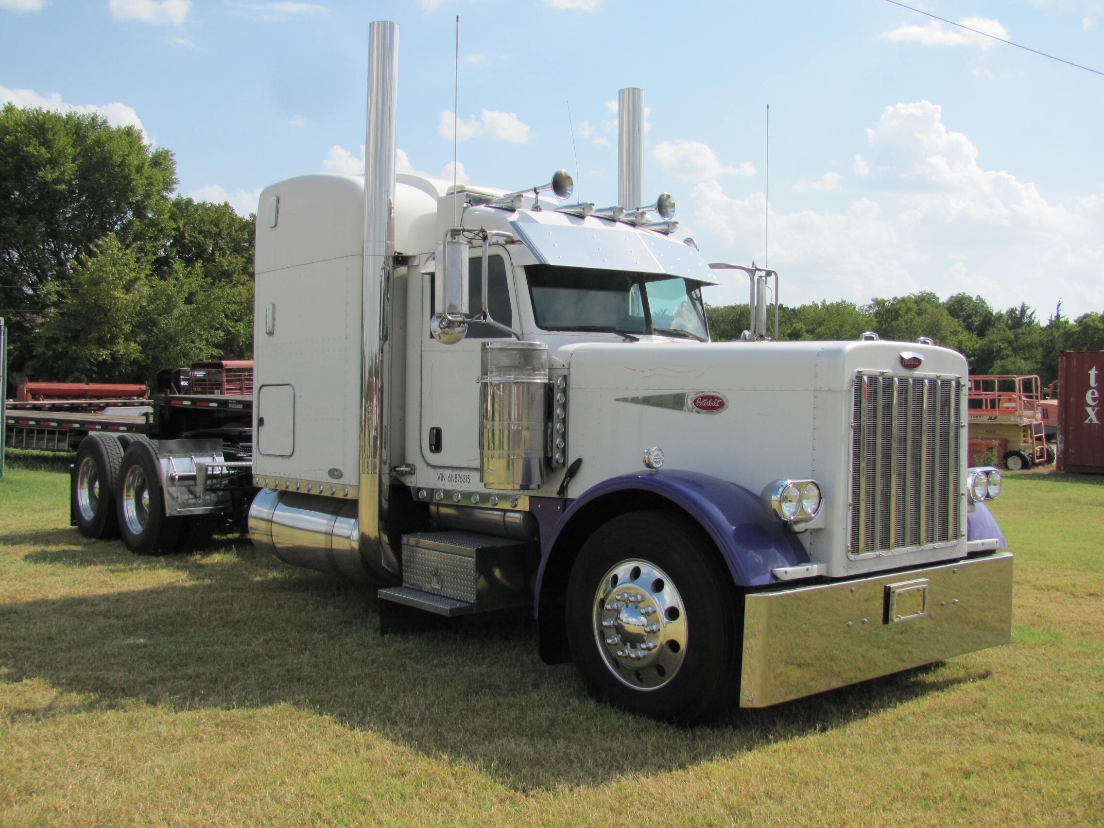 2006 Peterbilt 379 Extended Hood Trk For Sale in Burleson, TX