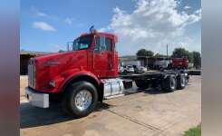 2010 KENWORTH T800 Dump Truck, Cab Chassis, Roll Off Truck in Waller, TX