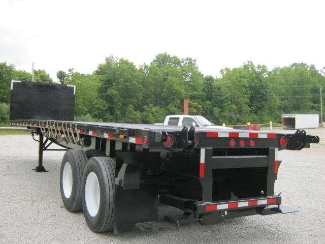 2011 Great Dane Trailers 36' 6" X 102" Flatbed Moffett Trailer For Sale