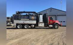 2007 INTERNATIONAL 7600 Vacuum Truck in Crestwood, IL