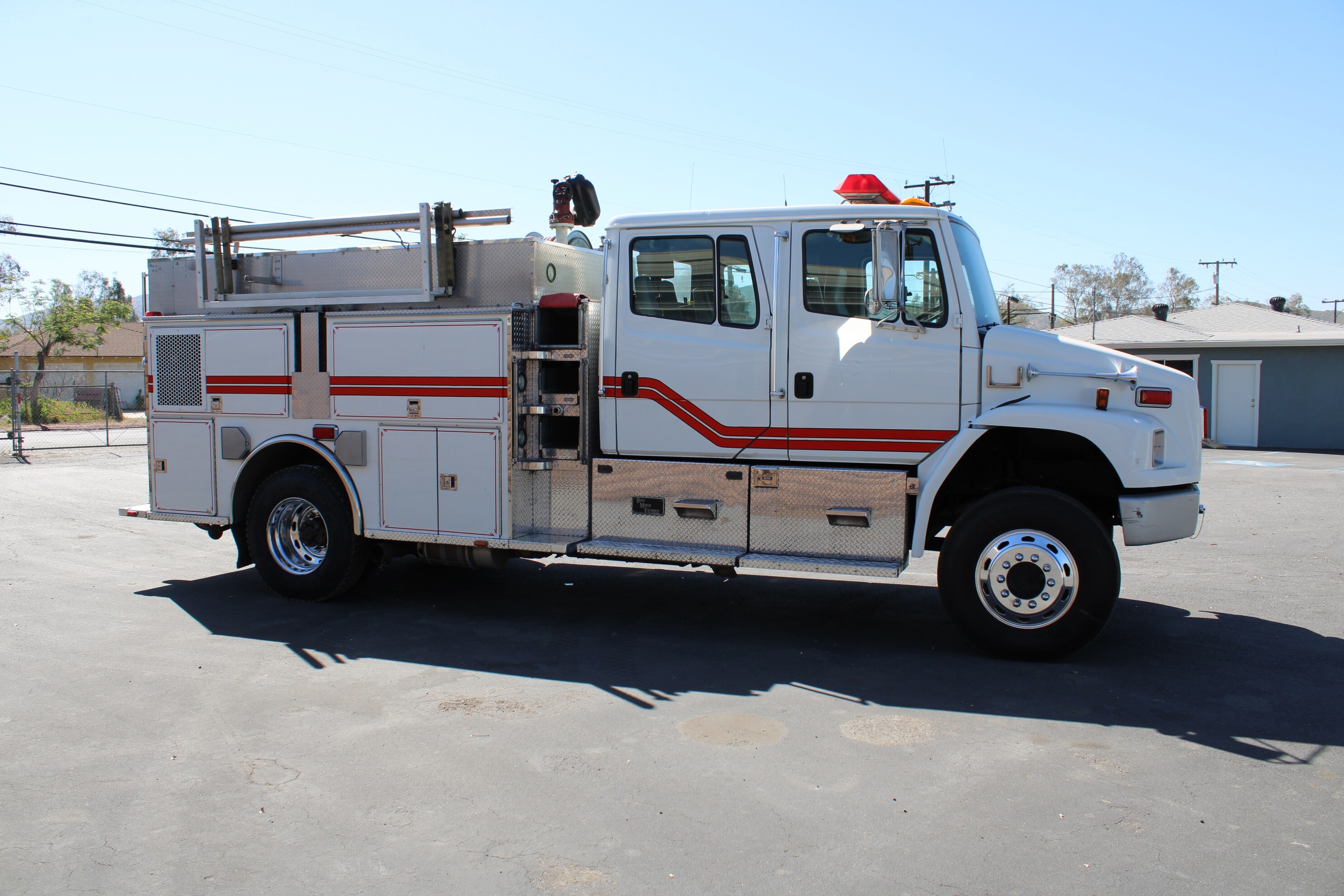2000 freightliner fl80 crew cab 4x4 type 3 fire engine for sale in