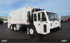 2006 CRANE CARRIER COMPANY (CCC) LET2 Garbage Truck, Refuse in Tampa, FL