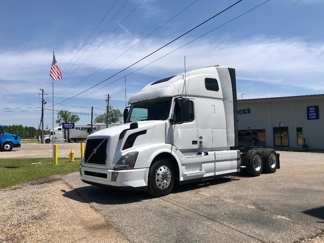 Capital Volvo Trucks In 1814 Berkley Ave Mobile Al 36610 Commercial Truck Trader [ 384 x 512 Pixel ]