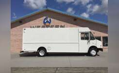 2001 FREIGHTLINER P1000 Step Van Stepvan in Braidwood, IL
