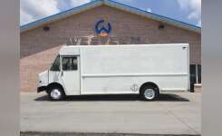 1997 FREIGHTLINER P1000 Step Van Stepvan in Braidwood, IL
