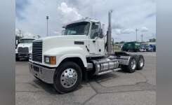 2014 MACK PINNACLE CHU613 Conventional - Day Cab, Tractor in Tupelo, MS