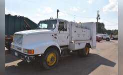 1991 INTERNATIONAL 8200 Fuel Truck - Lube Truck in Covington, TN