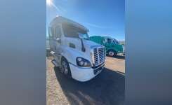 2015 FREIGHTLINER CASCADIA 113 Conventional - Sleeper Truck, Tractor in Phoenix, AZ