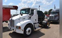 2005 KENWORTH T300 Conventional - Day Cab, Tractor in Covington, TN