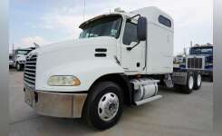 2005 MACK 600 Conventional - Sleeper Truck, Tractor in Houston, TX