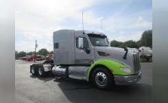 2015 PETERBILT 579 Conventional - Sleeper Truck, Tractor in Channelview, TX