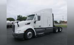 2016 PETERBILT 579 Conventional - Sleeper Truck, Tractor in Channelview, TX