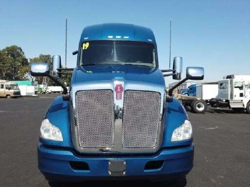 2019 KENWORTH T680 Conventional - Sleeper Truck, Tractor in Fontana, CA