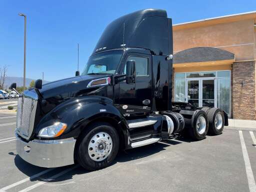 2016 KENWORTH T680 Conventional - Day Cab, Tractor in Fontana, CA