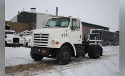 2000 STERLING L7500 Conventional - Day Cab, Tractor in Jackson, MN