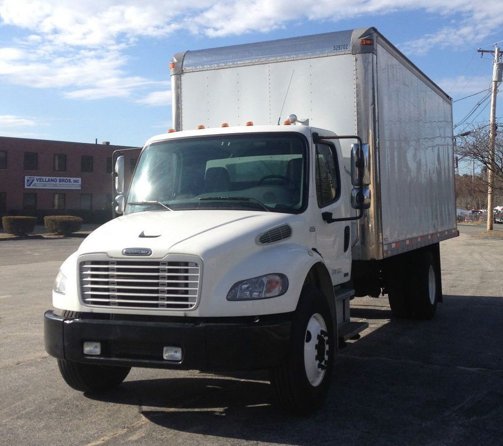 do you need a cdl to drive a box truck in illinois