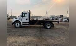 2005 FREIGHTLINER BUSINESS CLASS M2 106 Flatbed Dump in Commerce City, CO