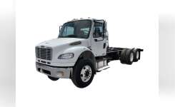 2006 FREIGHTLINER BUSINESS CLASS M2 106 Conventional - Day Cab, Cab Chassis, Tractor in Phoenix, AZ