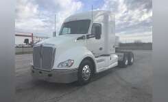2015 KENWORTH T680 Conventional - Sleeper Truck, Tractor in Troy, IL