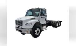 2006 FREIGHTLINER BUSINESS CLASS M2 106 Conventional - Day Cab, Cab Chassis, Tractor in Phoenix, AZ
