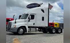 2018 FREIGHTLINER CASCADIA Conventional - Sleeper Truck, Tractor in Olive Branch, MS