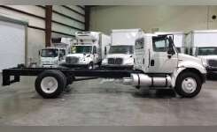 2011 INTERNATIONAL DuraStar 4300 Cab Chassis in West Palm Beach, FL