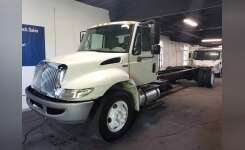 2011 INTERNATIONAL DURASTAR 4300 Cab Chassis in West Palm Beach, FL