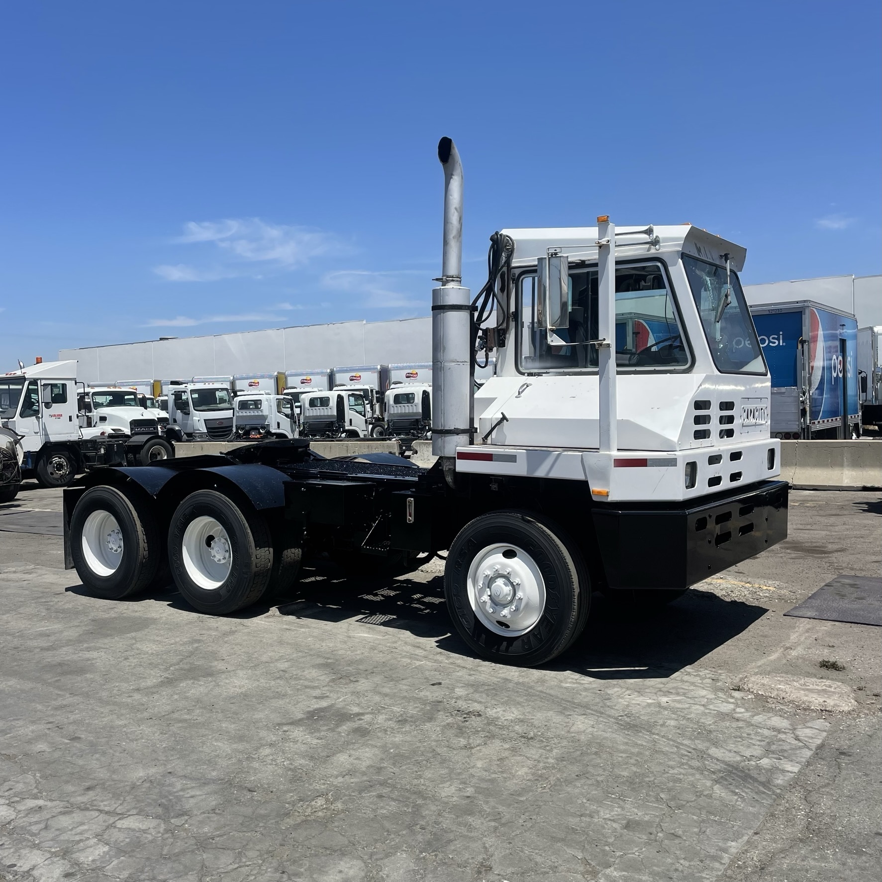 yard dog truck weight