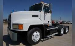 2001 MACK 600 Conventional - Day Cab, Tractor in Houston, TX