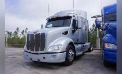 2016 PETERBILT 579 Conventional - Sleeper Truck, Tractor in Gulfport, MS