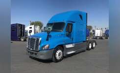 2017 FREIGHTLINER CASCADIA 125 Conventional - Sleeper Truck, Tractor in Fontana, CA