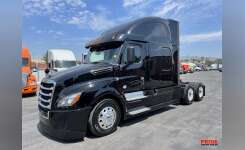 2018 FREIGHTLINER CASCADIA 126 Conventional - Sleeper Truck, Tractor in Fontana, CA