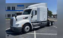 2017 PETERBILT 579 Conventional - Sleeper Truck, Tractor in Spartanburg, SC