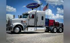 2015 FREIGHTLINER CORONADO Conventional - Sleeper Truck, Tractor in Olive Branch, MS