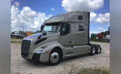 2019 VOLVO VNL760 Conventional - Sleeper Truck, Tractor in Jacksonville, FL