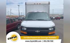 2004 CHEVROLET EXPRESS G3500 Cutaway-Cube Van in Clarksville, IN