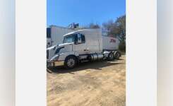 2017 VOLVO VN 630 Conventional - Sleeper Truck, Tractor in Alsip, IL
