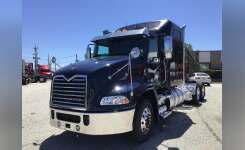 2013 MACK CXU613 Conventional - Sleeper Truck, Tractor in Strafford, MO