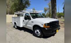 2001 FORD F350 Conventional - Day Cab, Utility Truck - Service Truck, Tractor in North Hills, CA