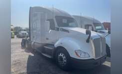 2017 Kenworth T680 Conventional - Sleeper Truck, Tractor in Indianapolis, IN