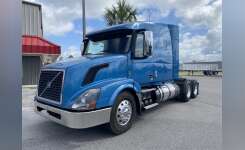 2014 VOLVO VN 630 Conventional - Sleeper Truck, Tractor in Defuniak Springs, FL