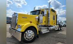2020 KENWORTH W900L Conventional - Sleeper Truck, Tractor in Romulus, MI