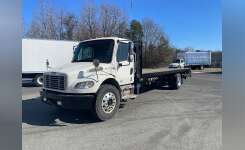 2013 Freightliner BUSINESS CLASS M2 106 Flatbed Truck in Mebane, NC