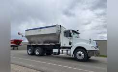 2007 FREIGHTLINER ADAMS FERTILIZER EQUIPMENT Farm Truck - Grain Truck in Rice, MN