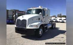 2015 MACK CXU613 Conventional - Sleeper Truck, Tractor in Maple Shade, NJ