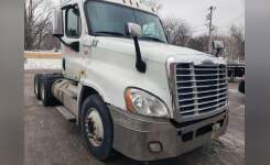 2011 FREIGHTLINER CASCADIA 125 Conventional - Day Cab, Tractor in Portage, IN