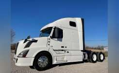 2014 VOLVO VN 630 Conventional - Sleeper Truck, Tractor in Indianapolis, IN